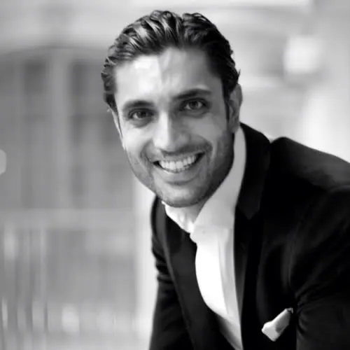 Zaheen Mir - Headshot